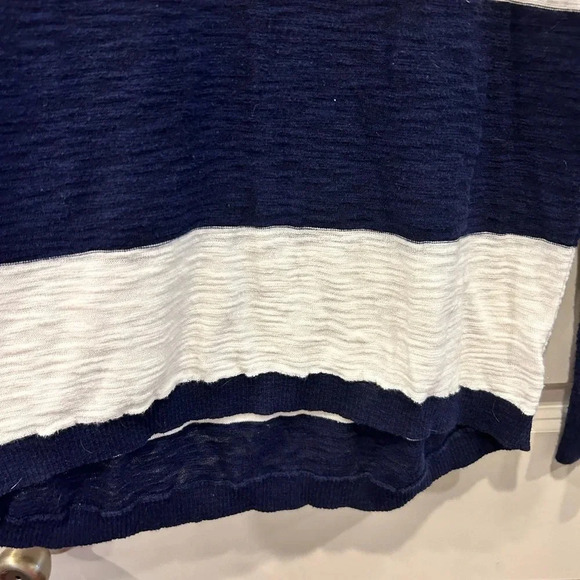 Express Knit Blue and White Striped Cotton Lightweight Hi Lo Sweater size Medium - Picture 6 of 6